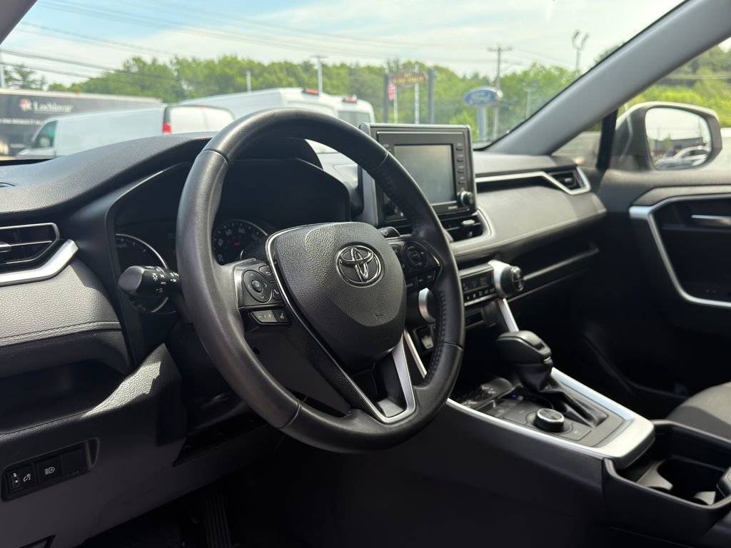 Used 2020 Toyota RAV4 LE AWD/4WD image 27