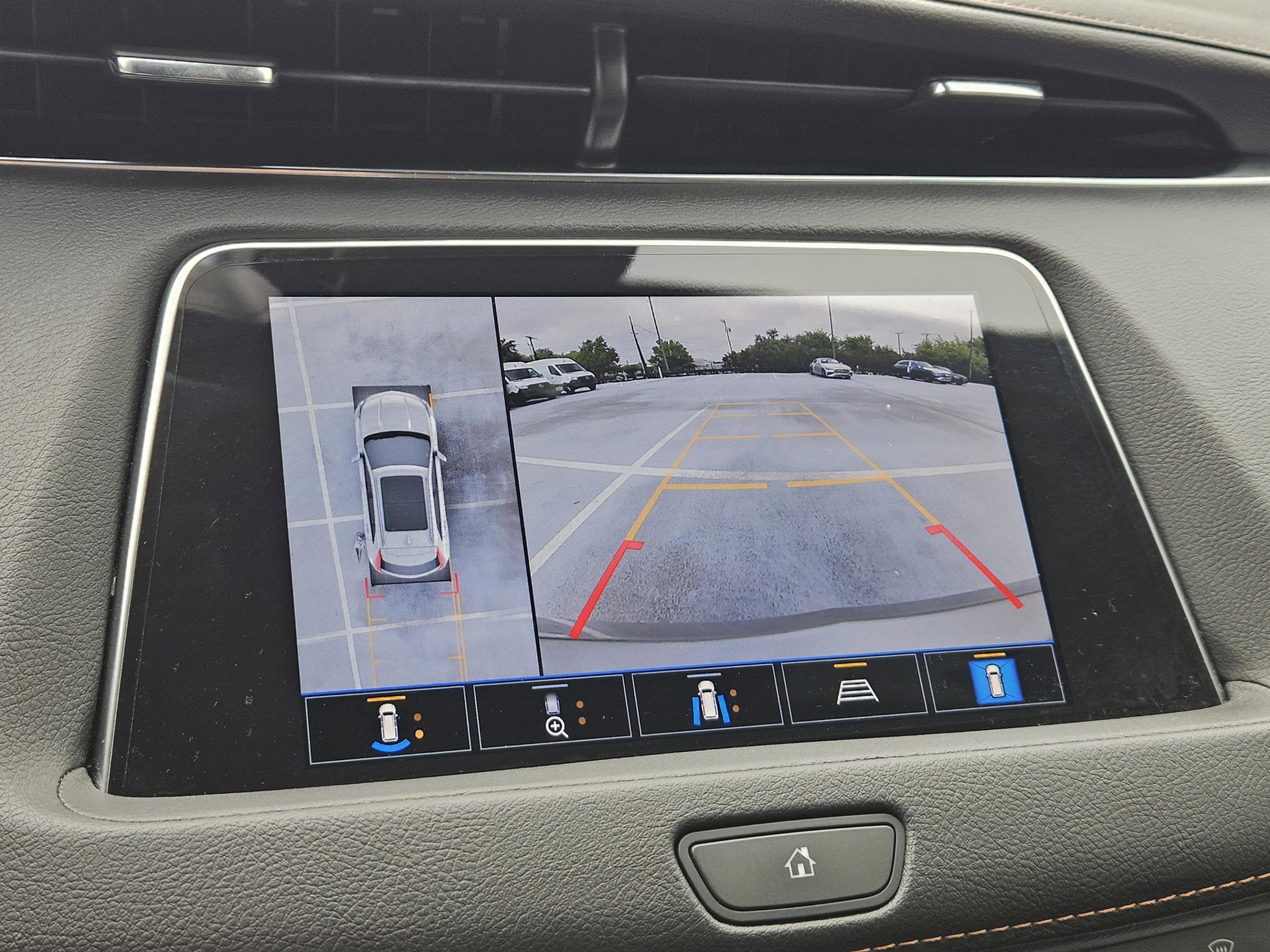 Used 2022 Cadillac XT4 Sport w/ Enhanced Visibility Package FWD image 16