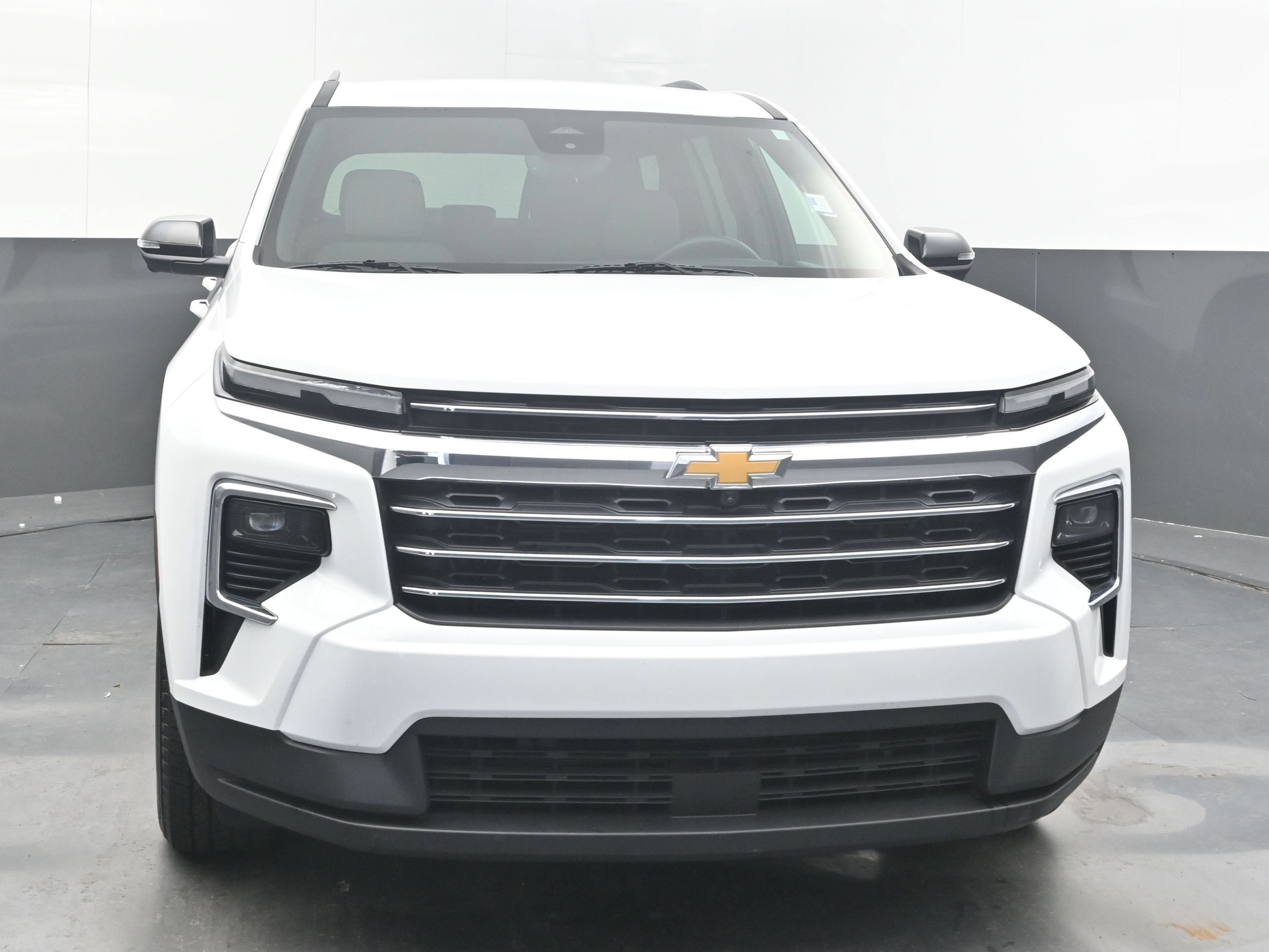 Certified 2026 Chevrolet Traverse LT w/ Driver Confidence Package FWD image 3