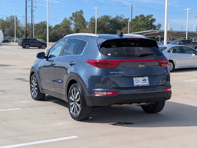 Used 2017 Kia Sportage EX w/ EX Technology Package FWD image 4