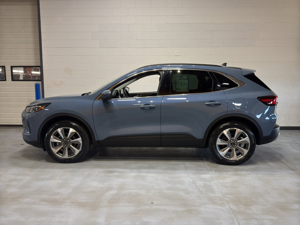 Used 2025 Ford Escape Platinum image 2