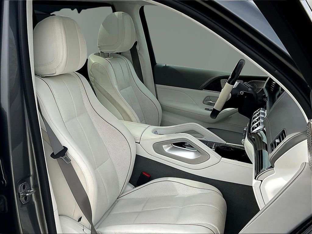 Used 2023 Mercedes-Benz Maybach GLS 600 4MATIC image 29