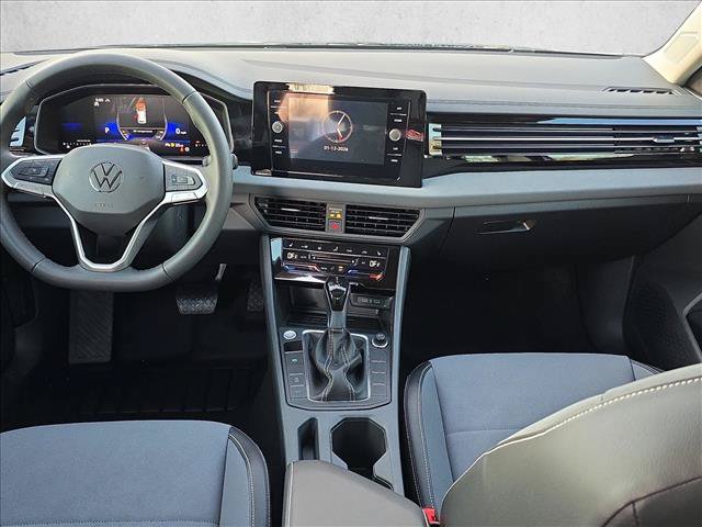 Used 2026 Volkswagen Jetta SE FWD image 15