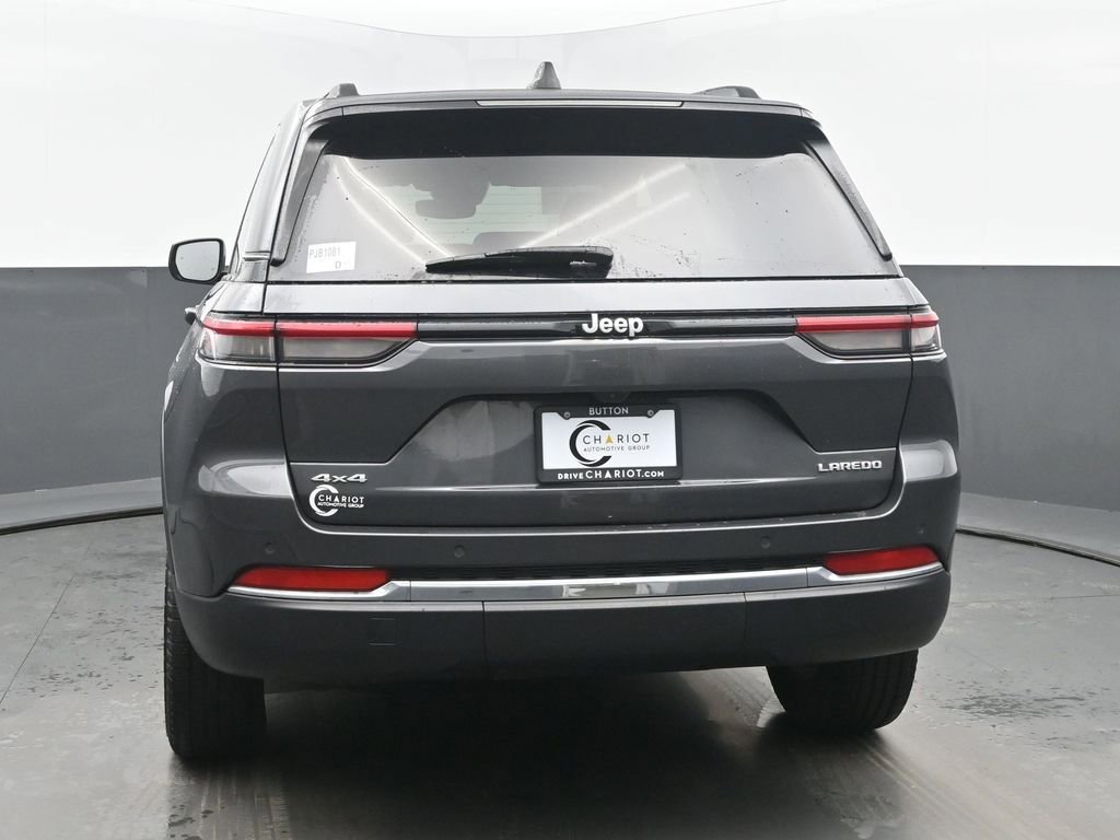 Used 2024 Jeep Grand Cherokee Laredo image 5