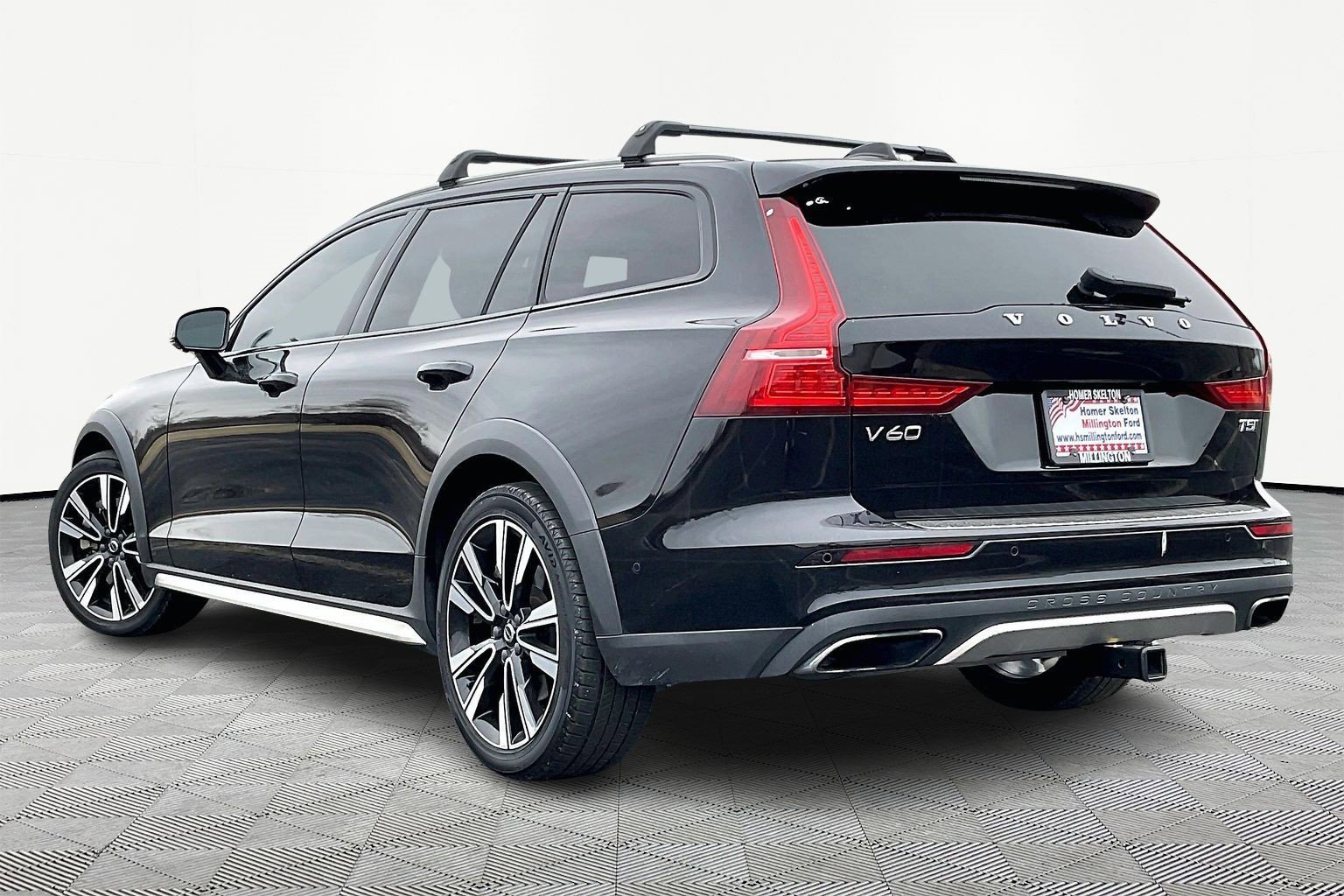 Used 2020 Volvo V60 T5 Cross Country w/ Protection Package Premier image 10