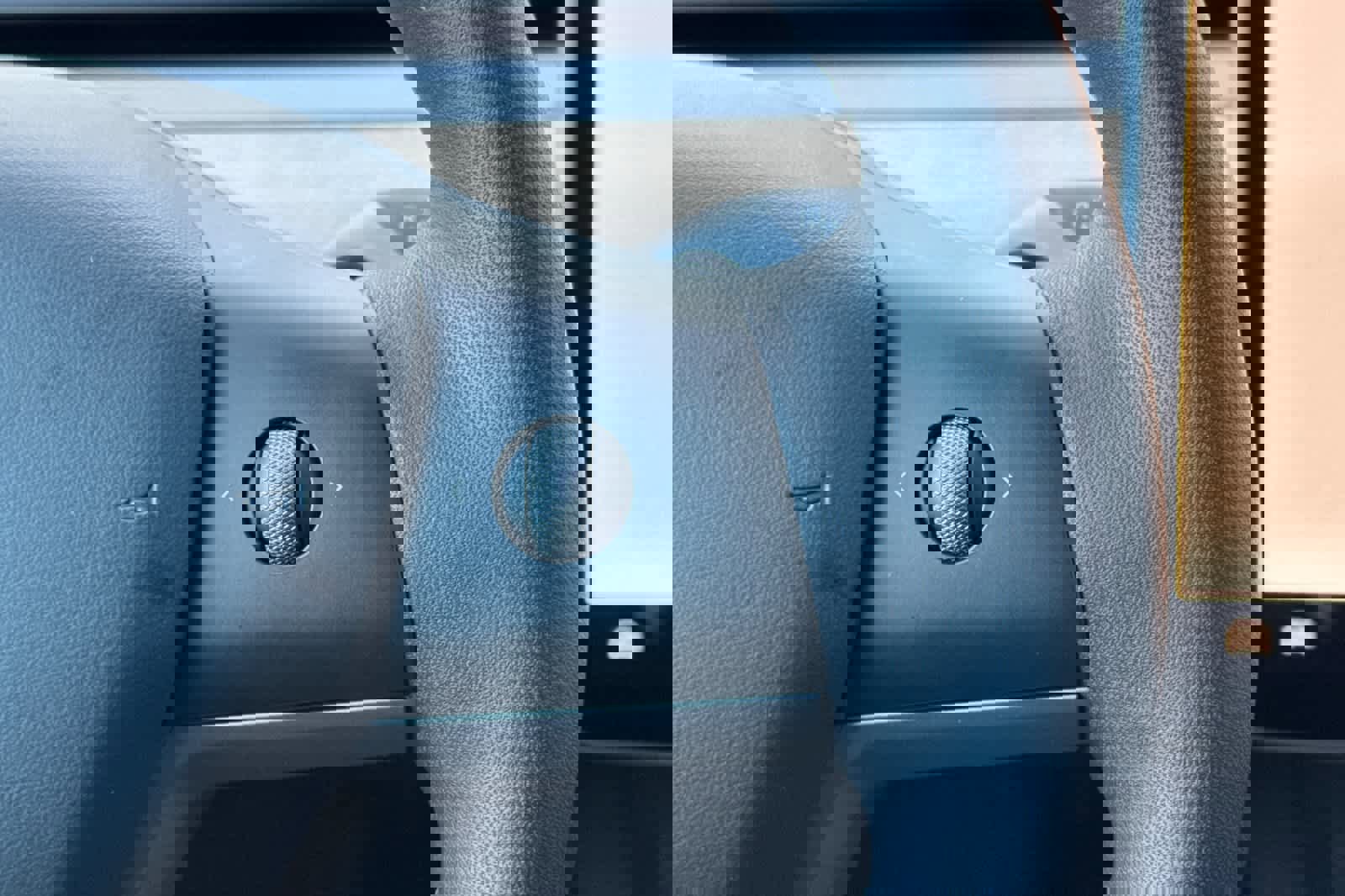 Used 2024 Tesla Model Y 2WD image 27