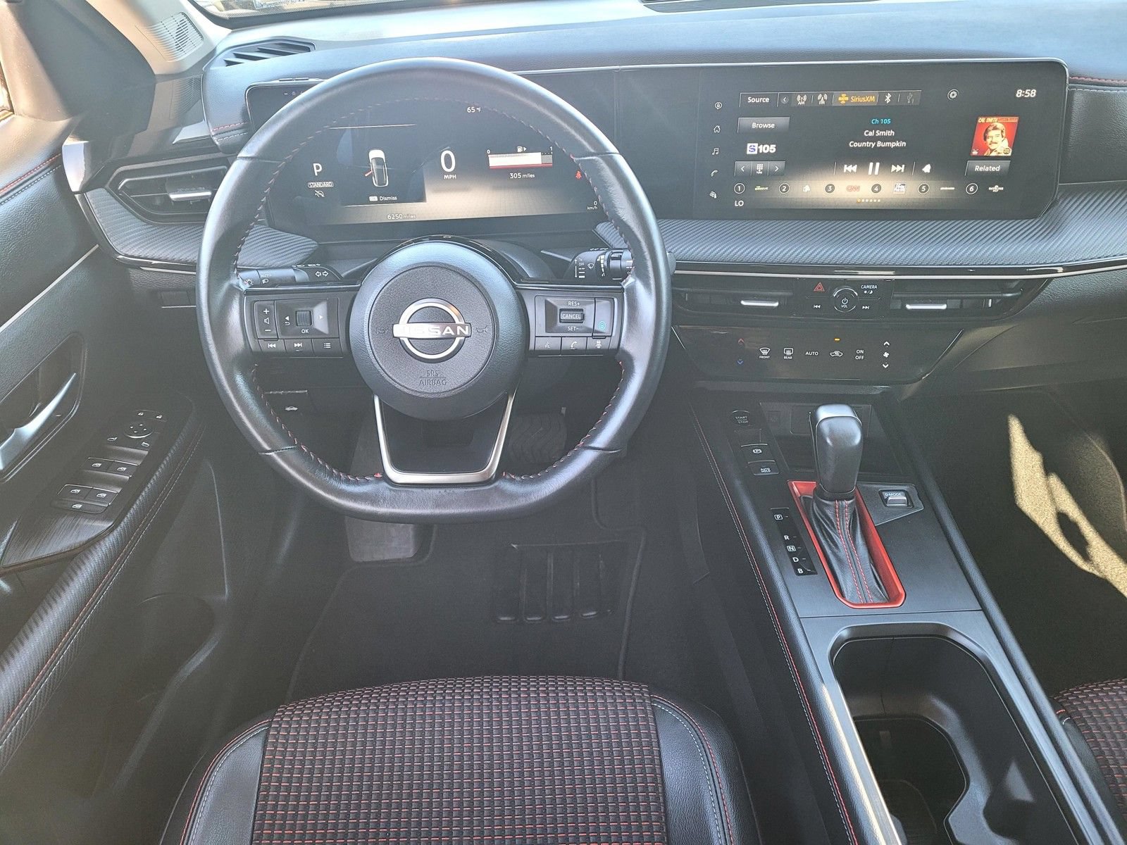 Used 2025 Nissan Kicks SR FWD image 17