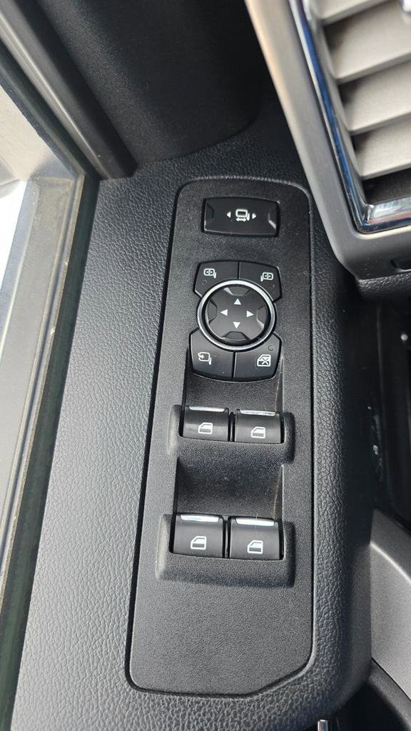 Used 2018 Ford F350 Platinum w/ Platinum Ultimate Package AWD/4WD image 17