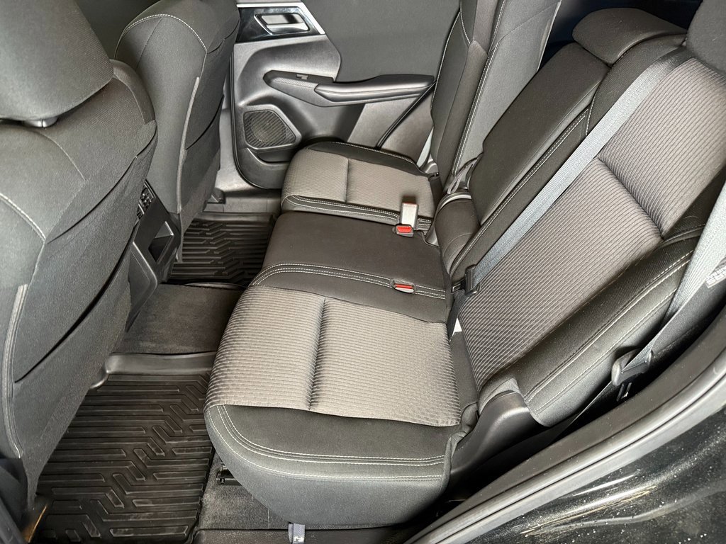 Used 2023 Mitsubishi Outlander ES image 19