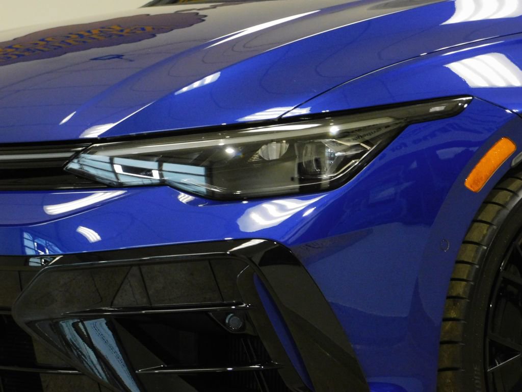 Used 2025 Volkswagen Golf R Black Edition image 17