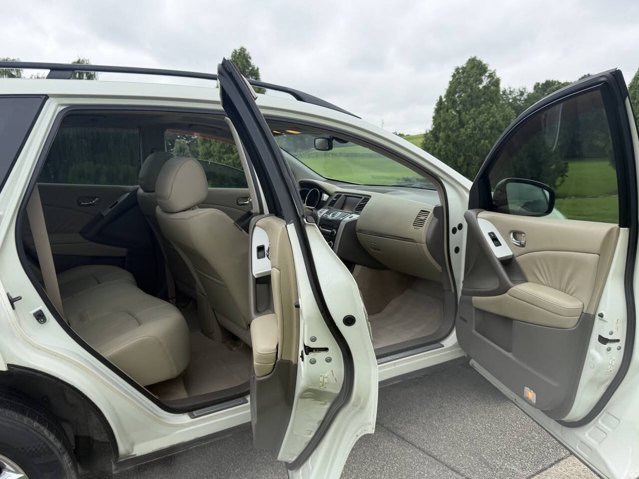 Used 2009 Nissan Murano SL w/ Technology Pkg FWD image 14
