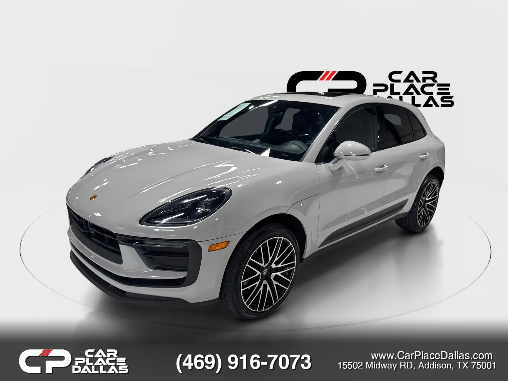 Used 2022 Porsche Macan w/ Premium Package Plus AWD/4WD image 2