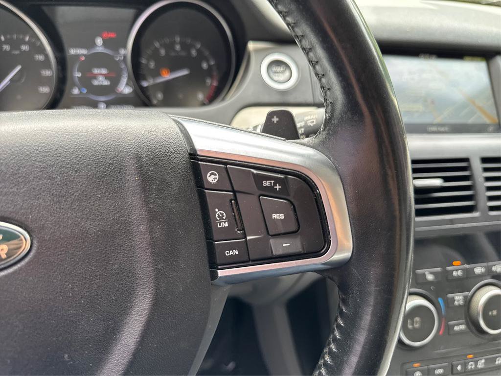 Used 2017 Land Rover Discovery Sport SE AWD/4WD image 30