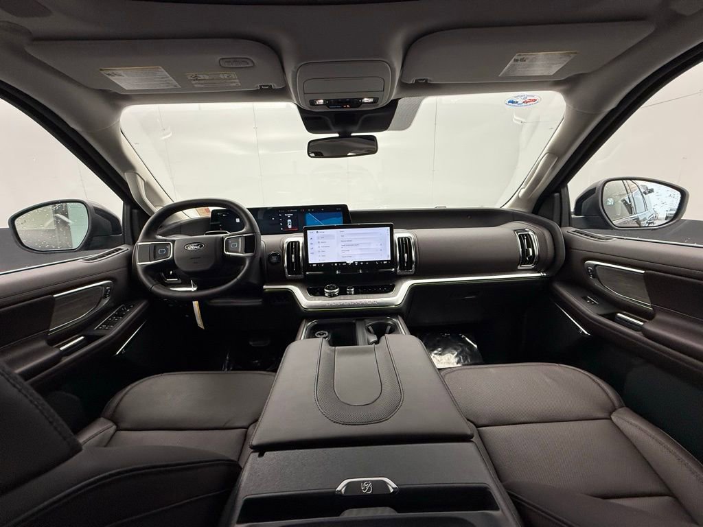 New 2026 Ford Expedition Max Platinum image 3