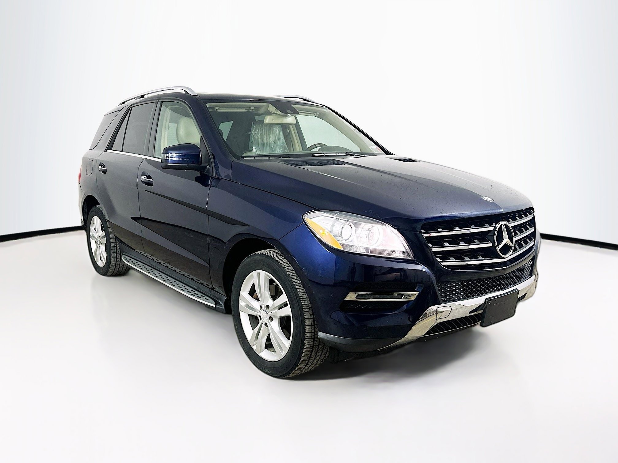 Used 2014 Mercedes-Benz ML 350 BlueTEC 4MATIC image 3