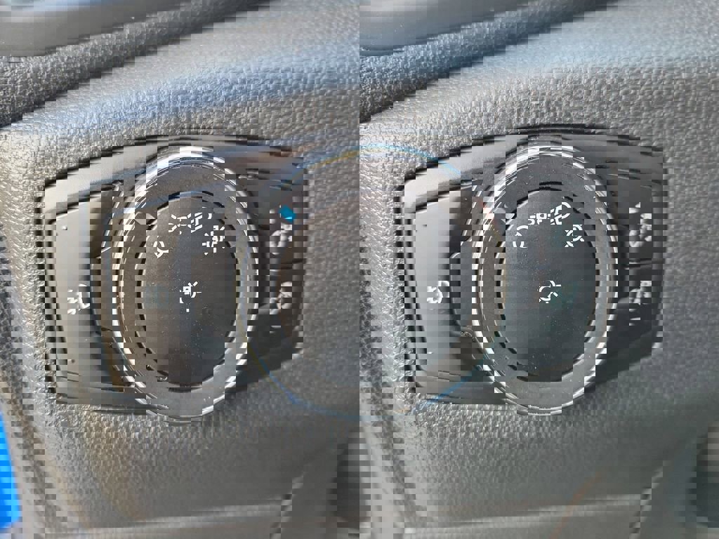 Used 2019 Ford EcoSport SE image 18