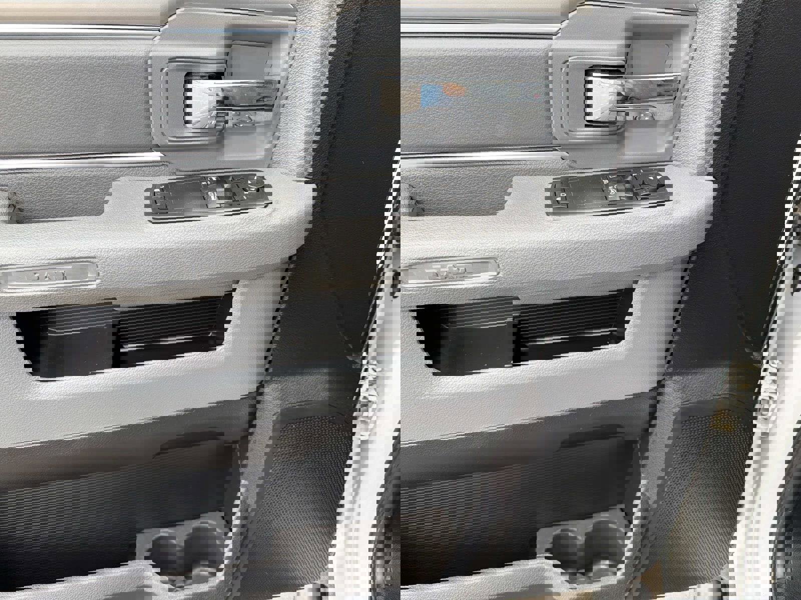 Used 2016 RAM 1500 Express image 3