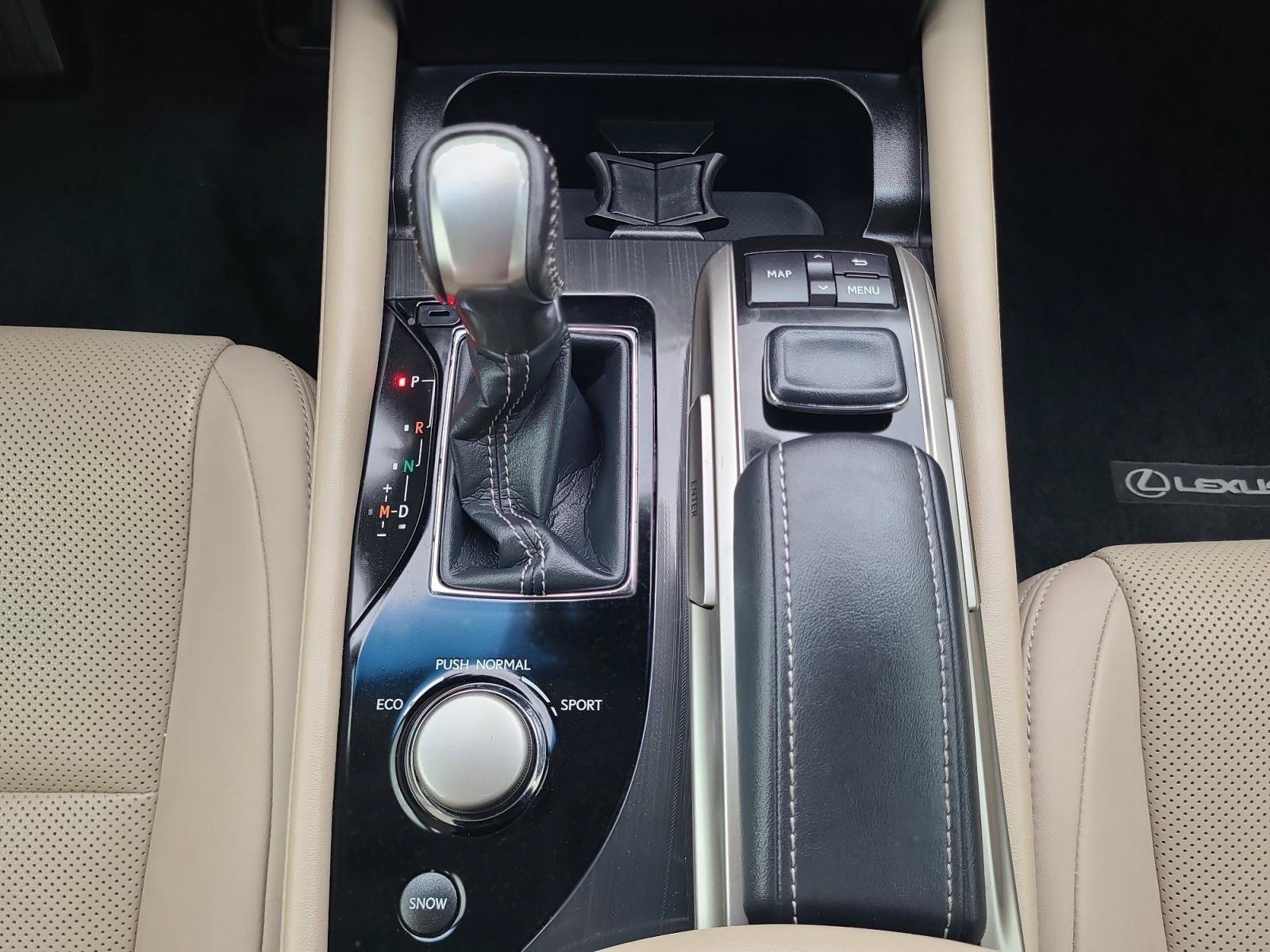 Used 2017 Lexus GS 200t w/ Premium Package RWD image 16