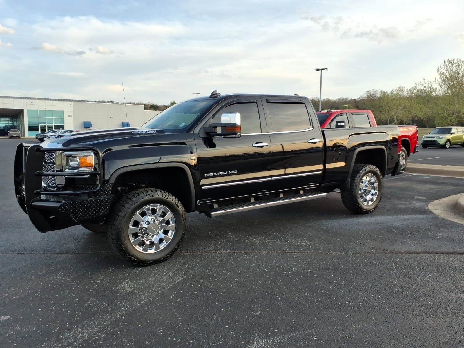 Used 2018 GMC Sierra 2500 Denali w/ Duramax Plus Package image 3