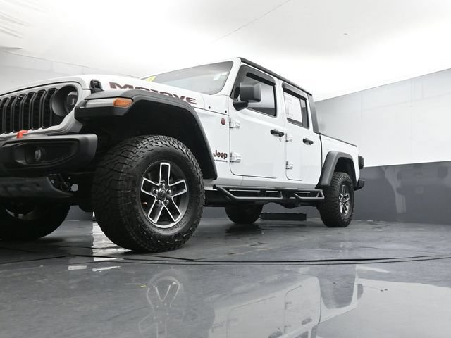 Used 2024 Jeep Gladiator Mojave w/ Technology Group AWD/4WD image 24