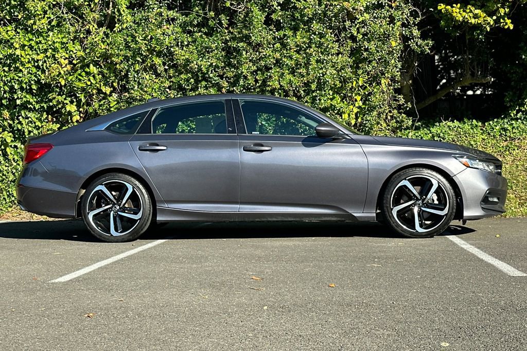Used 2019 Honda Accord Sport image 2