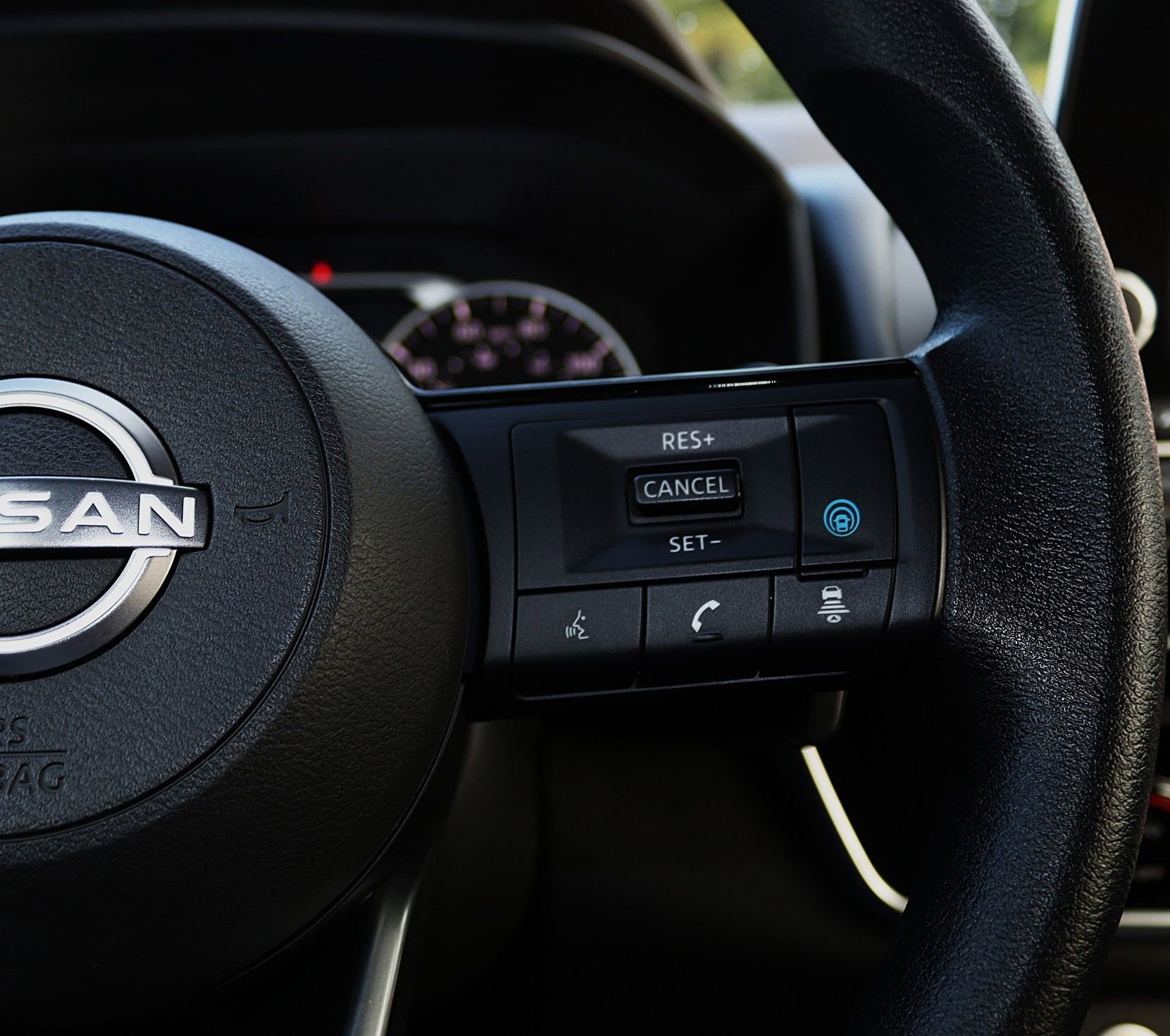 Used 2023 Nissan Rogue SV image 25