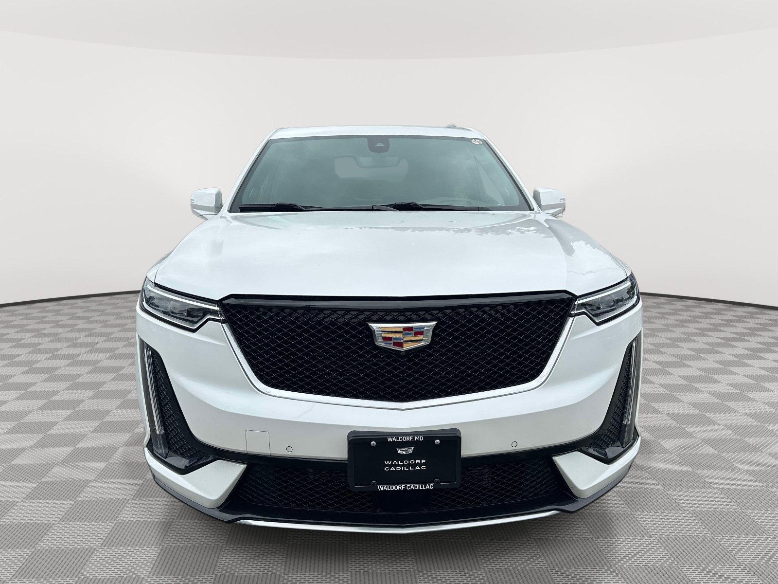 Certified 2022 Cadillac XT6 Sport w/ Technology Package AWD/4WD image 2