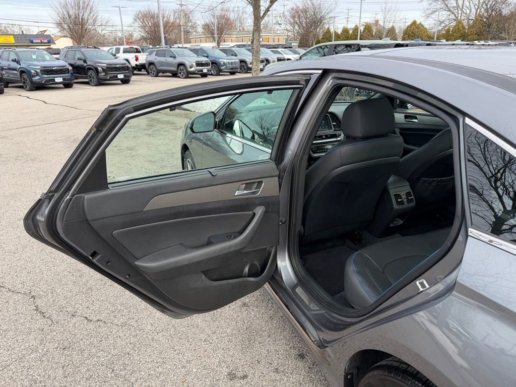 Used 2018 Hyundai Sonata Limited image 17