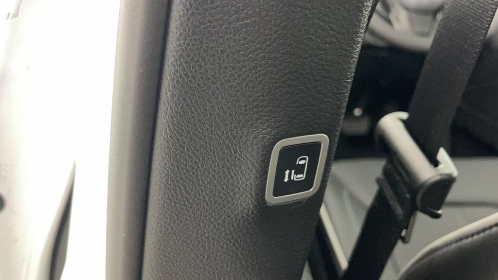 New 2025 Chrysler Pacifica Limited image 14