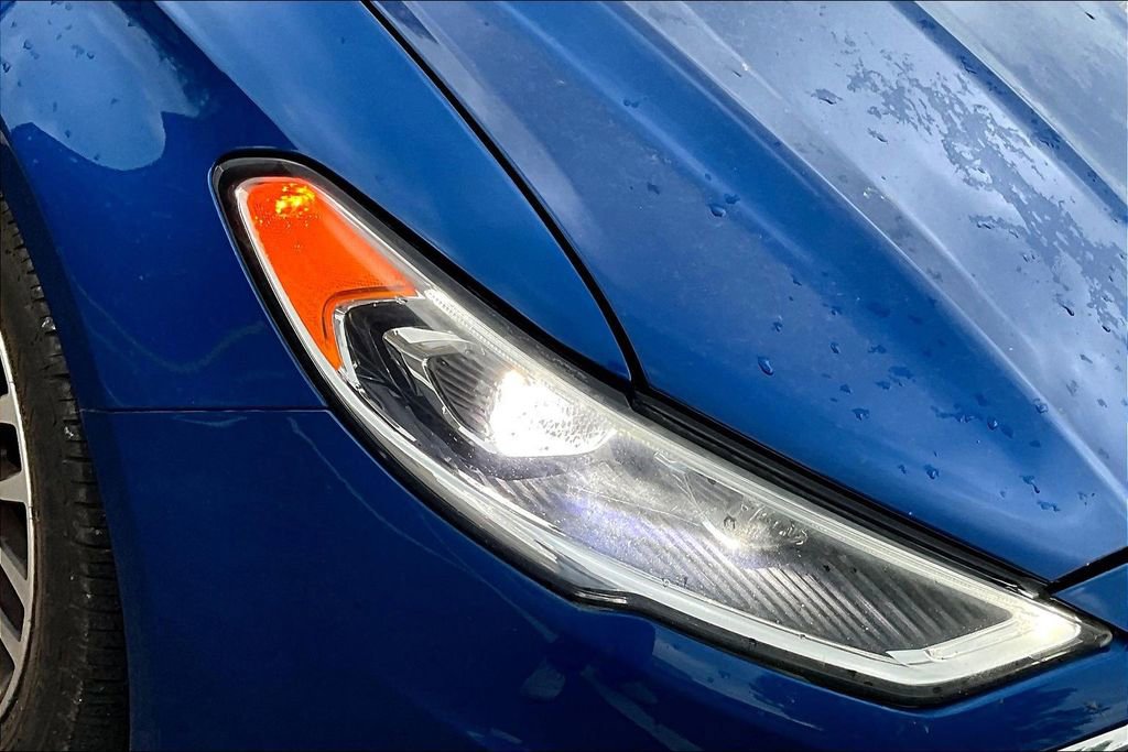 Used 2018 Ford Fusion Titanium image 23