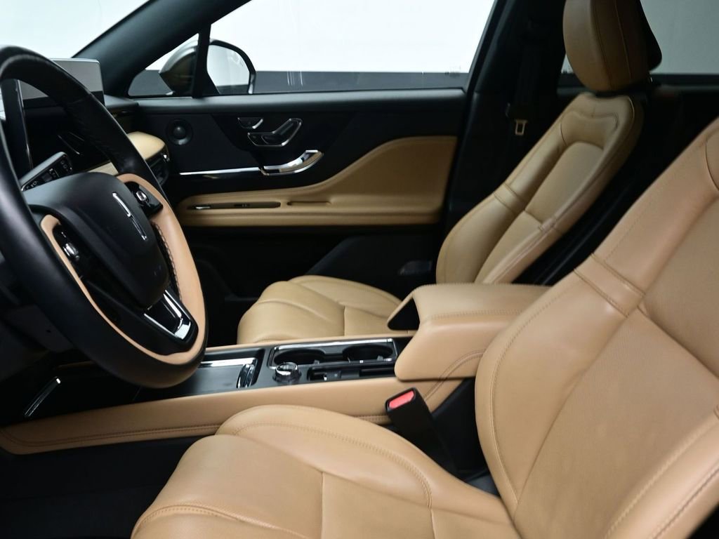 Used 2023 Lincoln Corsair Reserve w/ Equipment Group 202A image 12