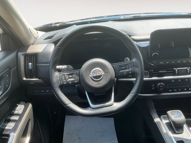 Used 2022 Nissan Pathfinder Platinum w/ Cargo Package AWD/4WD image 13