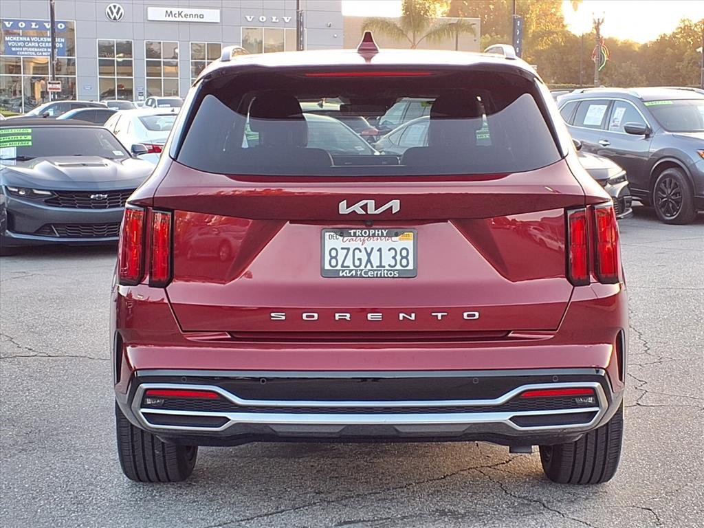 Certified 2022 Kia Sorento SX image 4