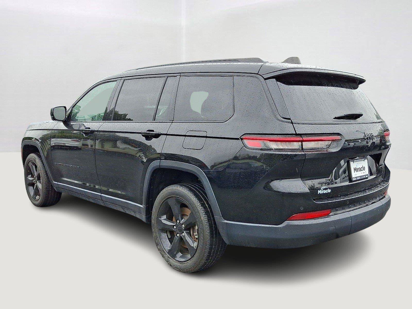 Used 2023 Jeep Grand Cherokee L Altitude AWD/4WD image 4