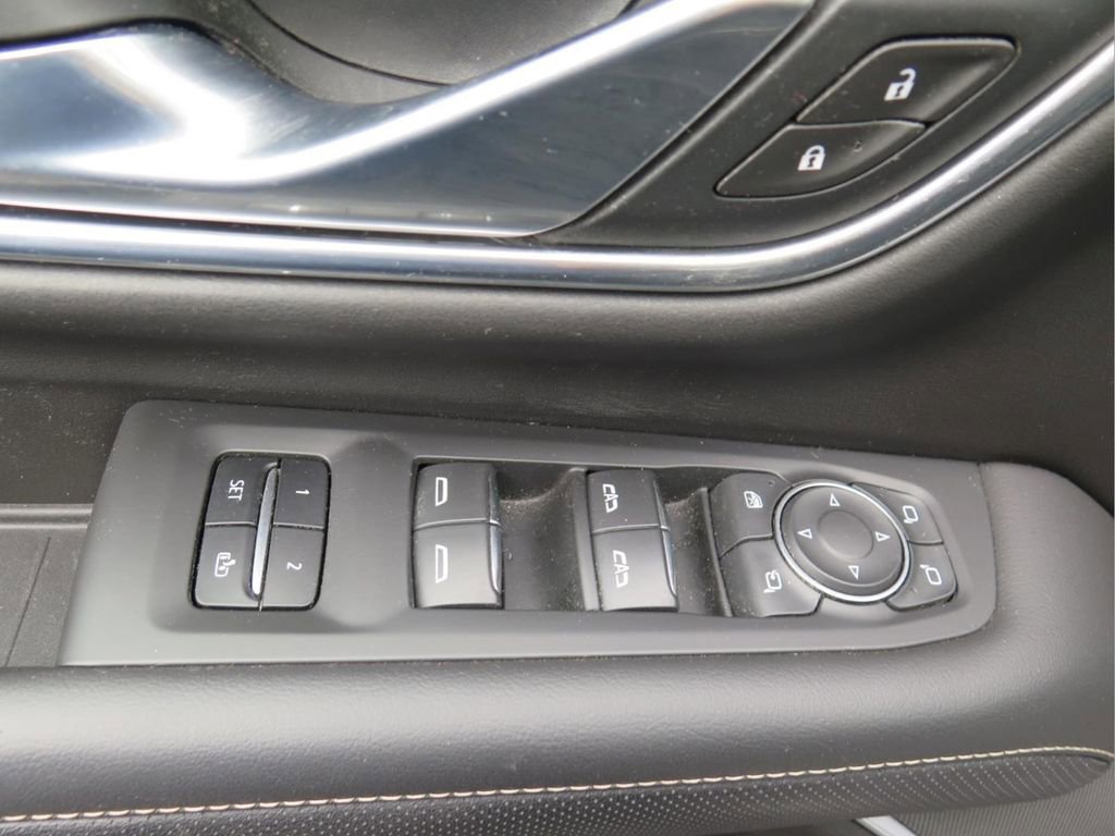 Used 2021 Chevrolet Tahoe Premier AWD/4WD image 10