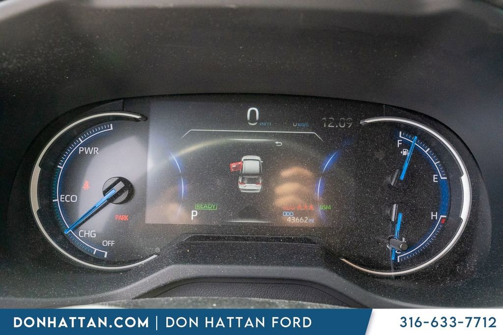 Used 2024 Toyota RAV4 SE image 6