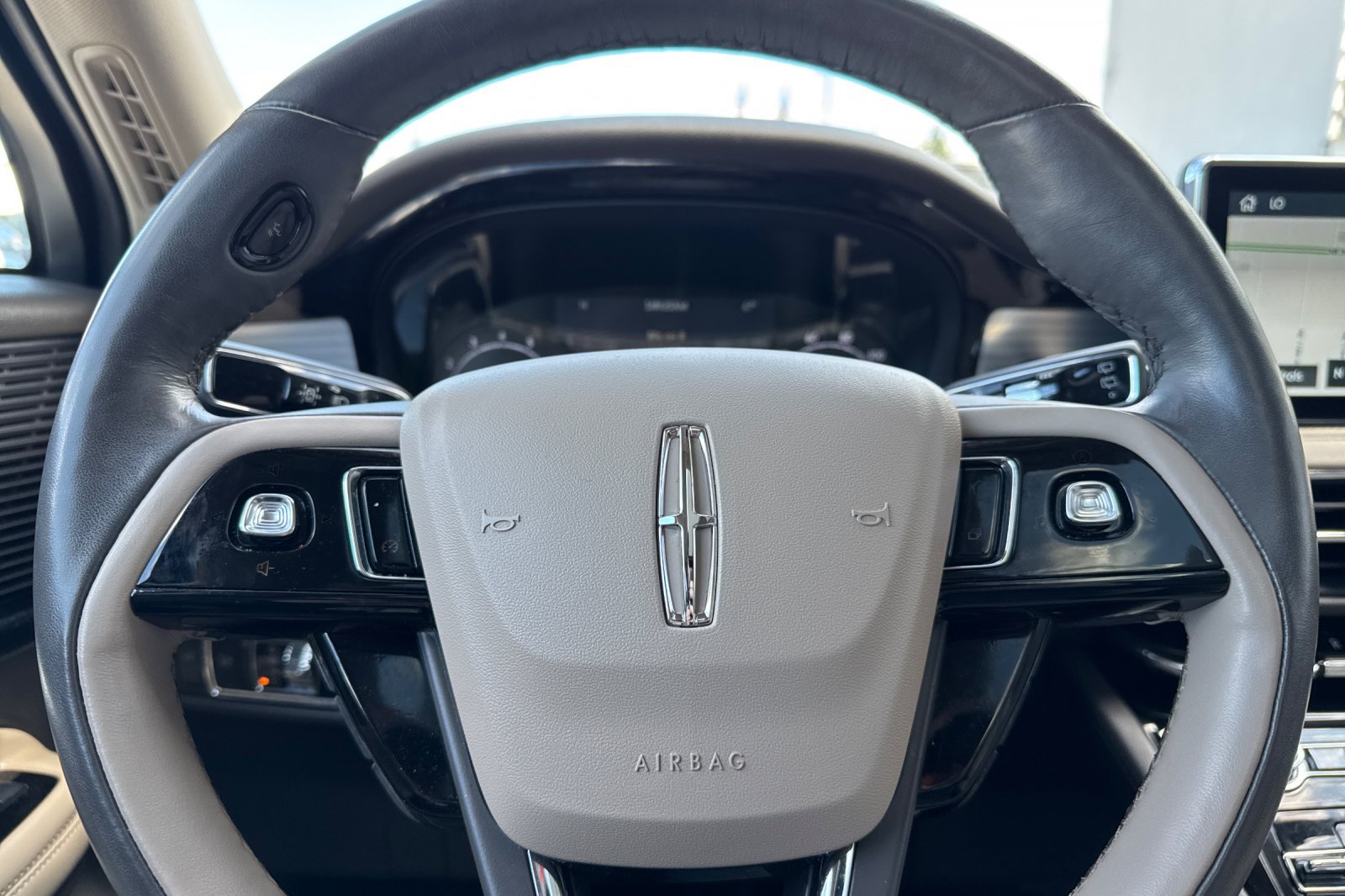 Certified 2022 Lincoln Corsair AWD w/ Premium Package image 24