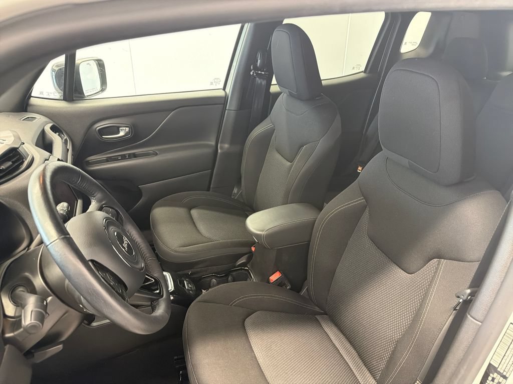 Certified 2022 Jeep Renegade Altitude w/ Convenience Group AWD/4WD image 22