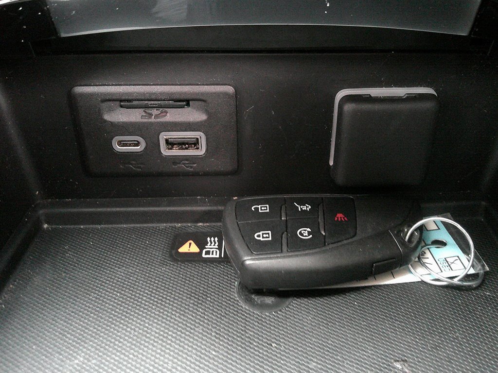 Used 2023 Buick Envision Avenir image 40