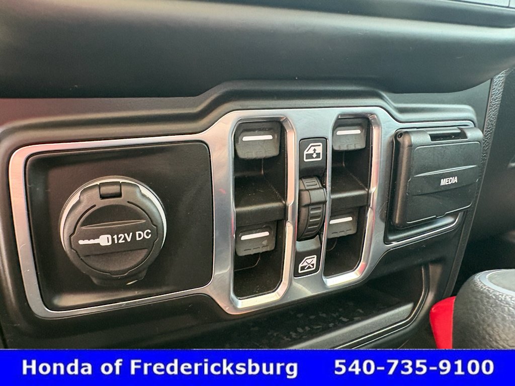 Used 2023 Jeep Gladiator Sport AWD/4WD image 19