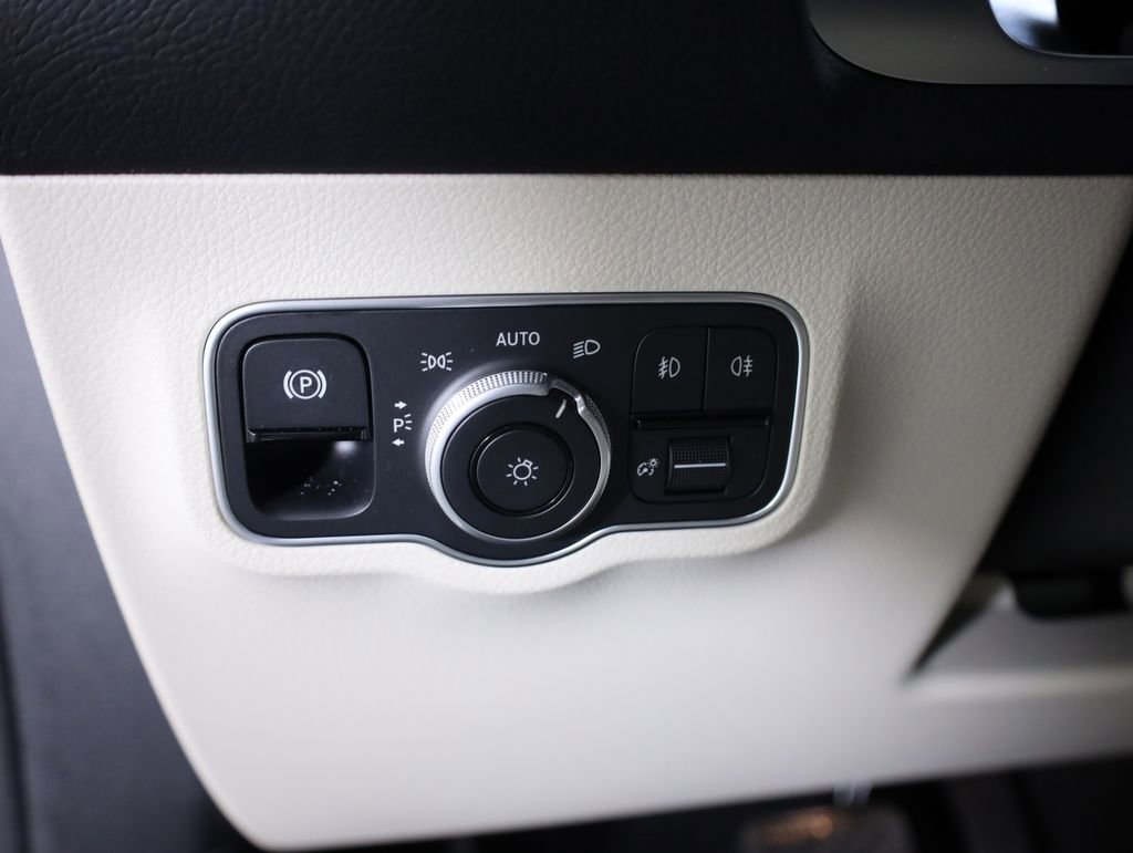 Certified 2026 Mercedes-Benz GLB 250 4MATIC image 11