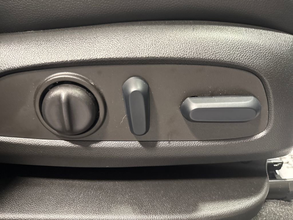 Used 2022 Chevrolet Equinox Premier AWD/4WD image 34