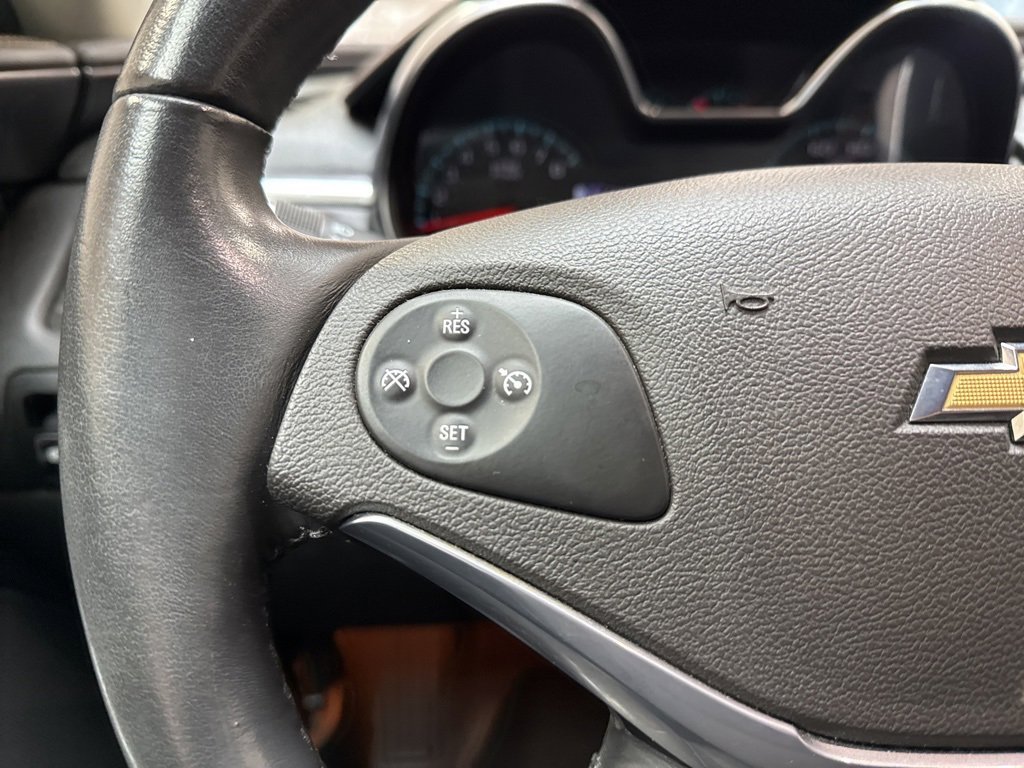 Used 2015 Chevrolet Impala LT w/ Convenience Package image 18