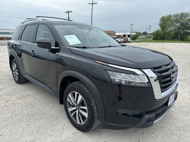 Used 2024 Nissan Pathfinder SL FWD image 8