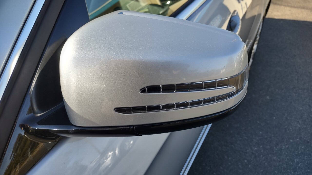 Used 2012 Mercedes-Benz E 350 4MATIC Sedan image 9