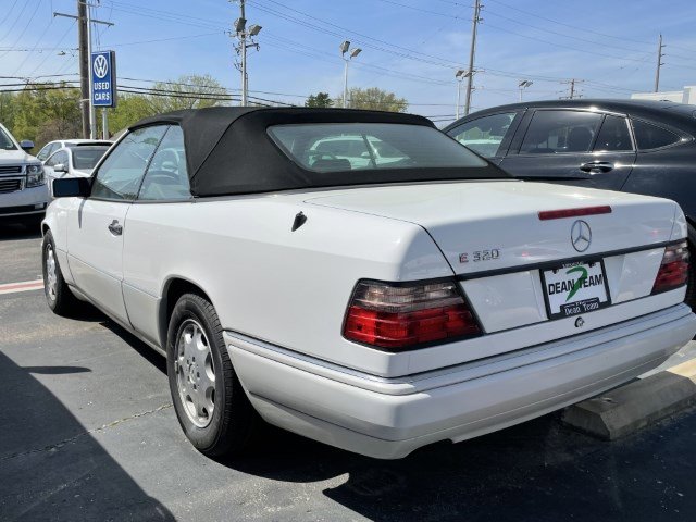 Used 1994 Mercedes-Benz E 320 Convertible image 12