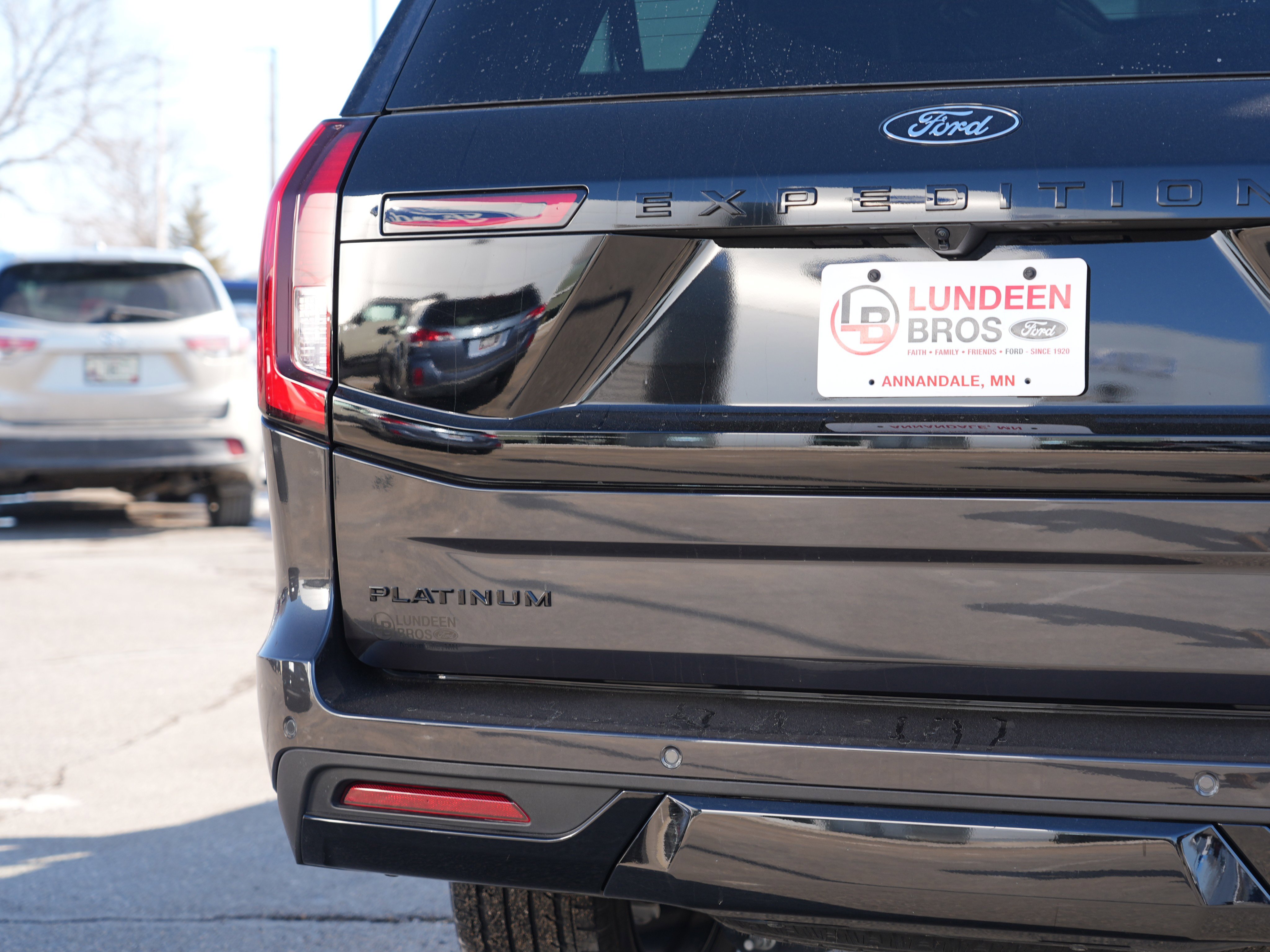 Used 2025 Ford Expedition Max Platinum w/ Stealth Appearance Package AWD/4WD image 12