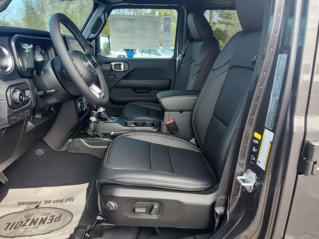 New 2026 Jeep Wrangler Unlimited Sahara AWD/4WD image 19