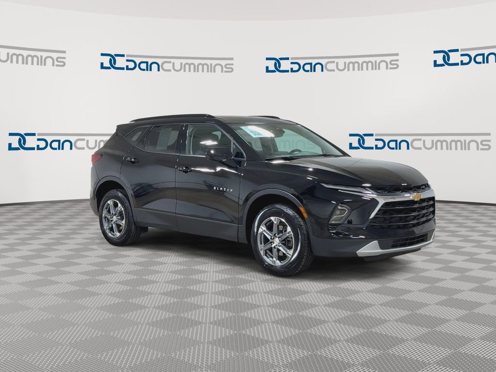 Used 2024 Chevrolet Blazer LT w/ Convenience Package FWD image 2