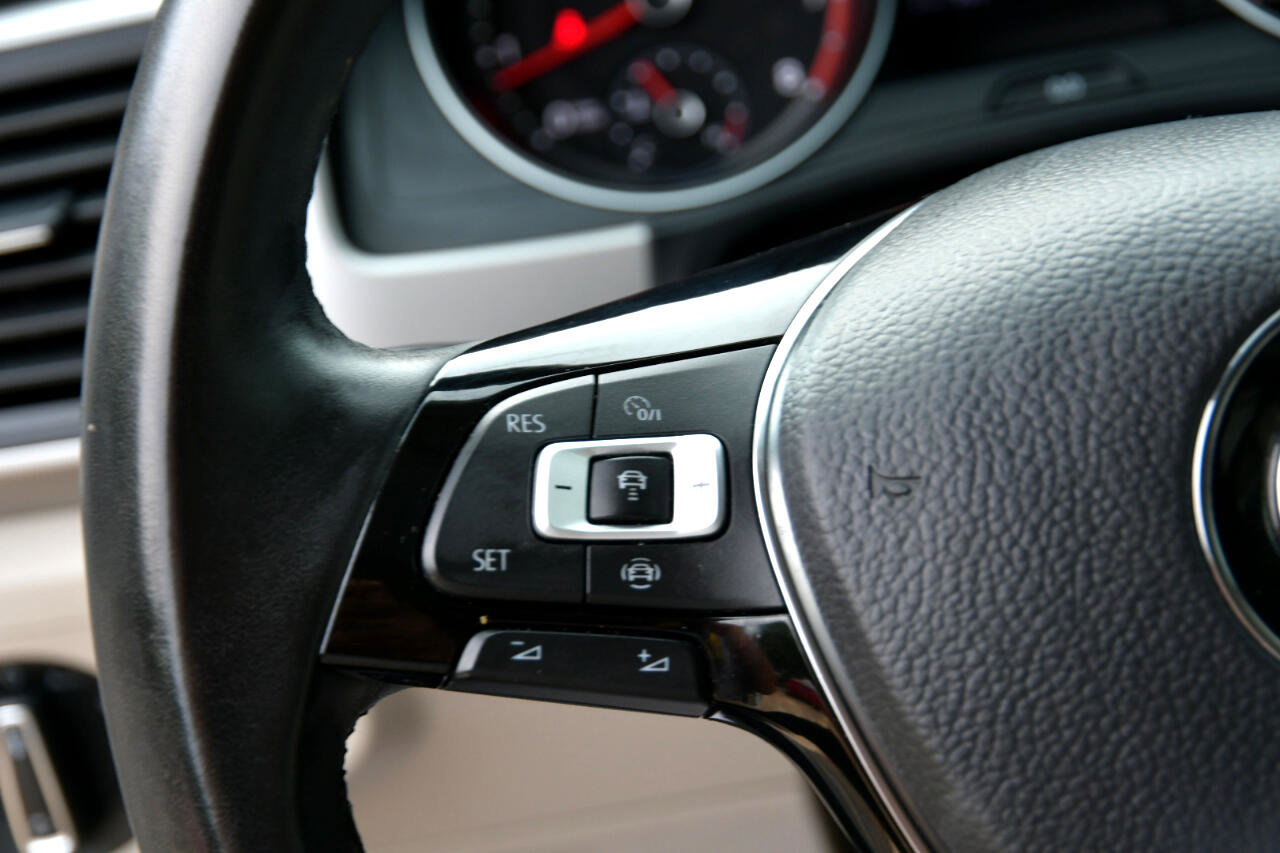 Used 2020 Volkswagen Atlas SE w/ Panoramic Sunroof Package image 11